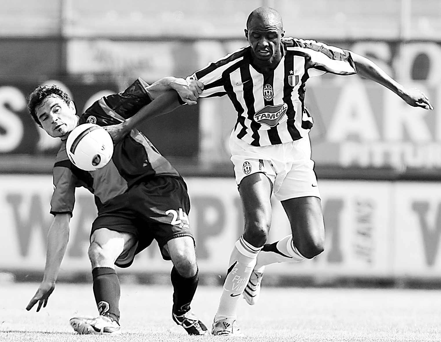 主在社交媒 主在社交媒