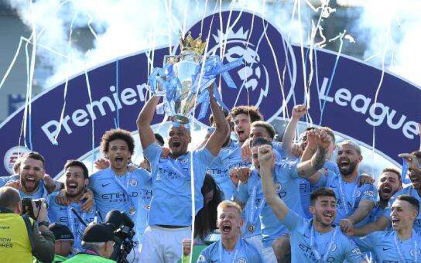 海港积累了 海港积累了